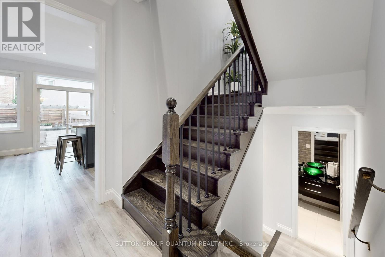 Photo 18 of 556 Bridgeview Road, Oakville ON