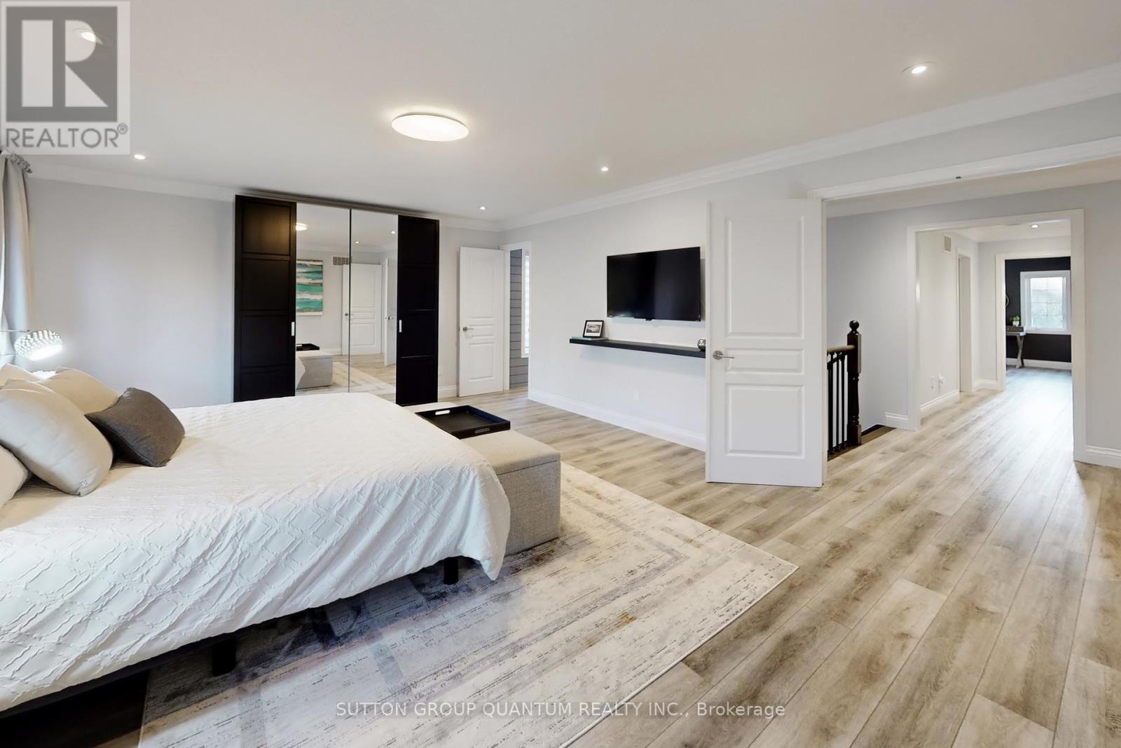 Photo 21 of 556 Bridgeview Road, Oakville ON