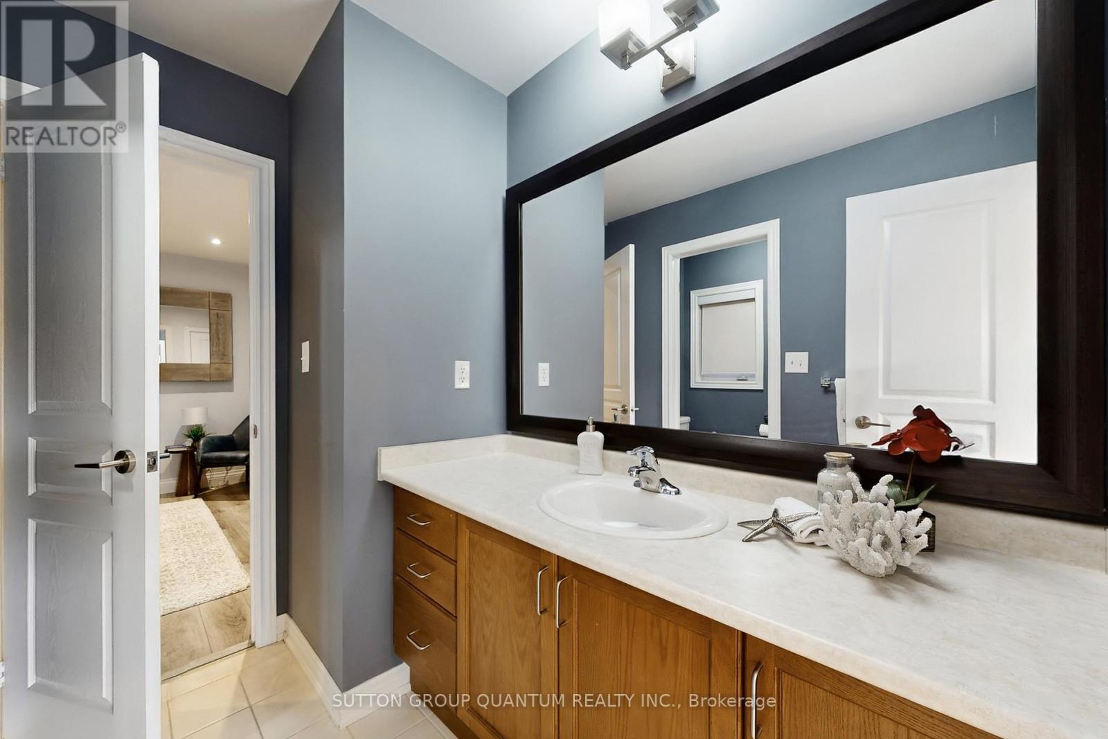 Photo 25 of 556 Bridgeview Road, Oakville ON