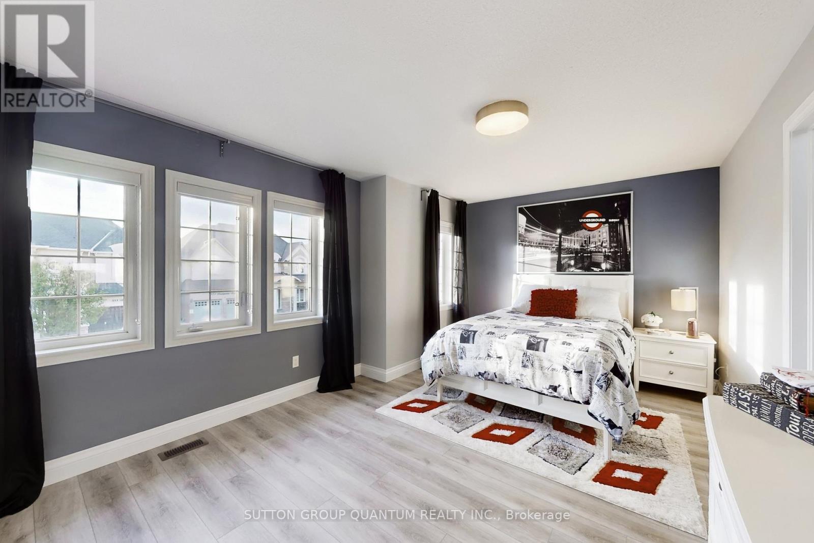 Photo 26 of 556 Bridgeview Road, Oakville ON