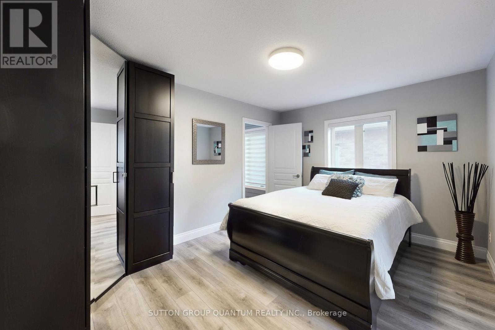 Photo 27 of 556 Bridgeview Road, Oakville ON