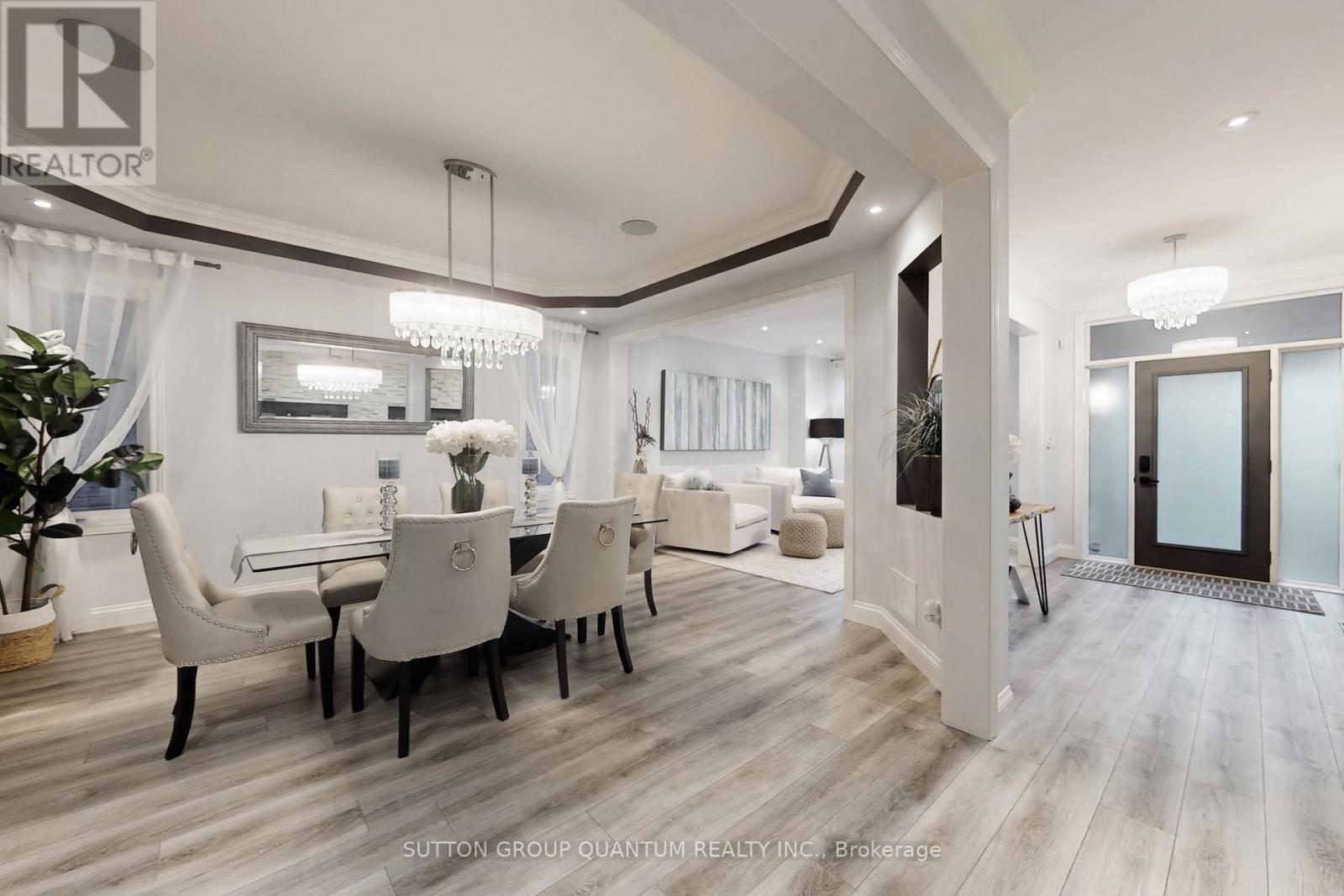 Photo 7 of 556 Bridgeview Road, Oakville ON