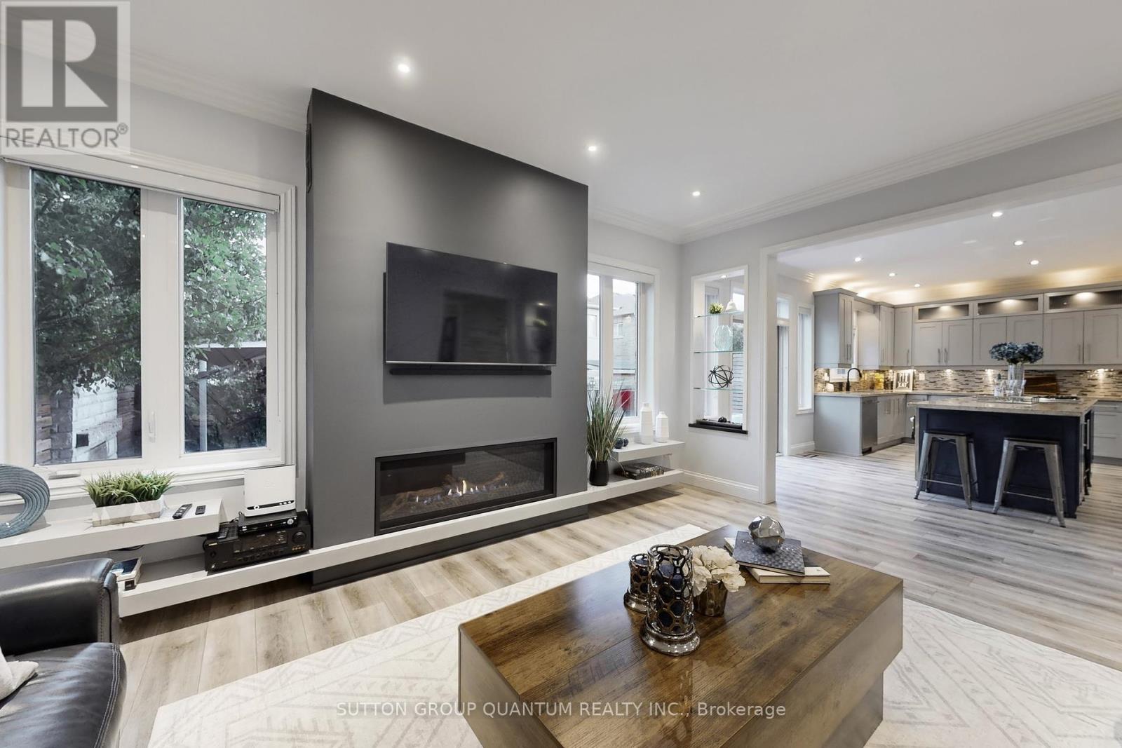 Photo 8 of 556 Bridgeview Road, Oakville ON