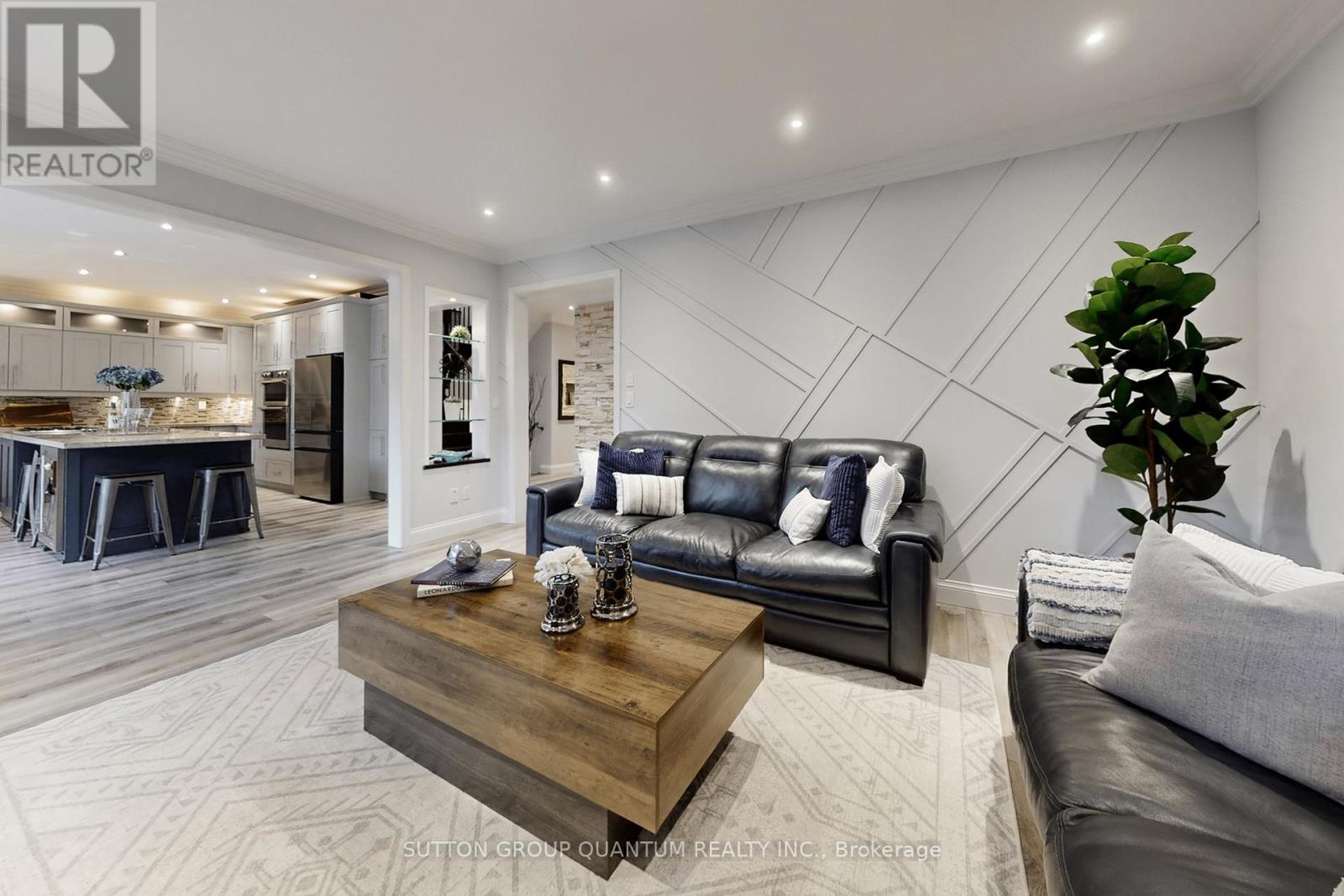 Photo 9 of 556 Bridgeview Road, Oakville ON