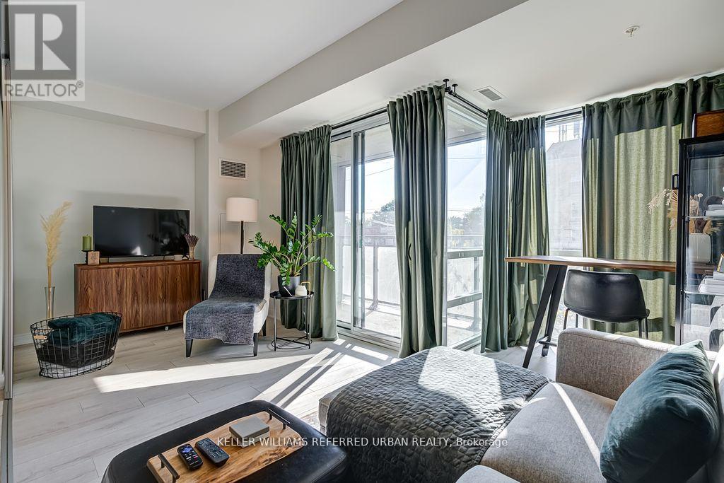 Photo 33 of 209 760 The Queensway, Toronto ON