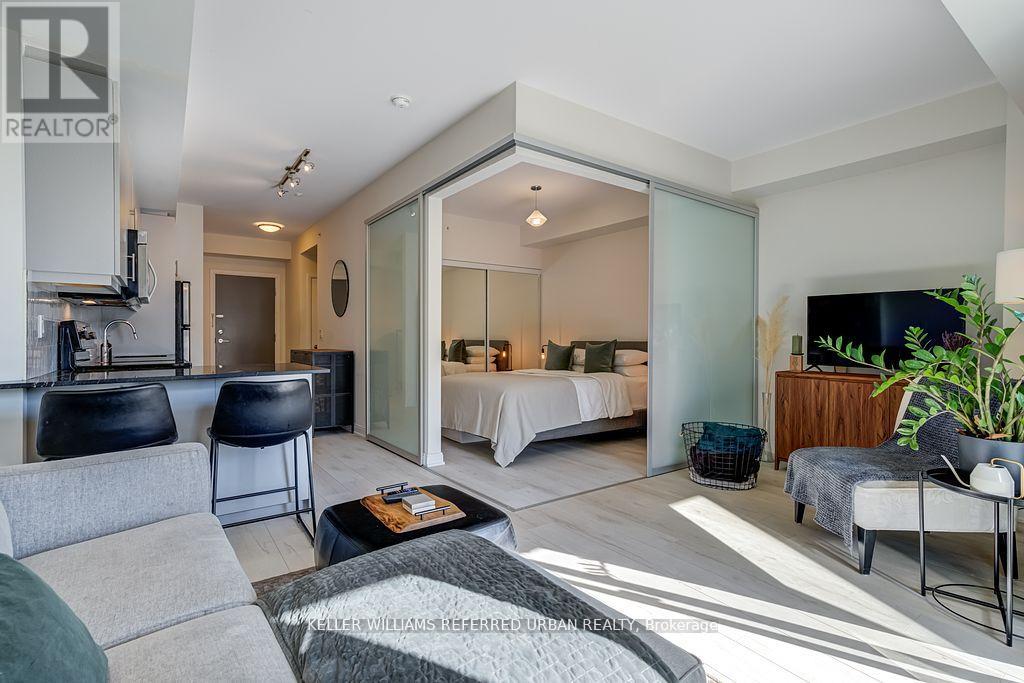 Photo 2 of 209 760 The Queensway, Toronto ON