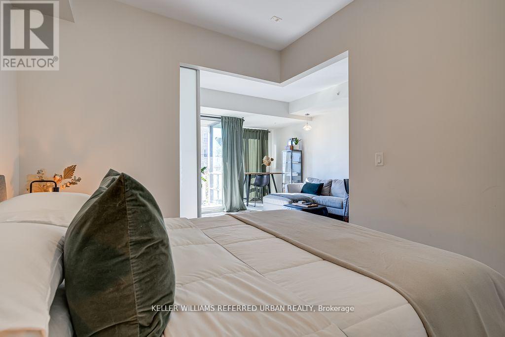 Photo 3 of 209 760 The Queensway, Toronto ON
