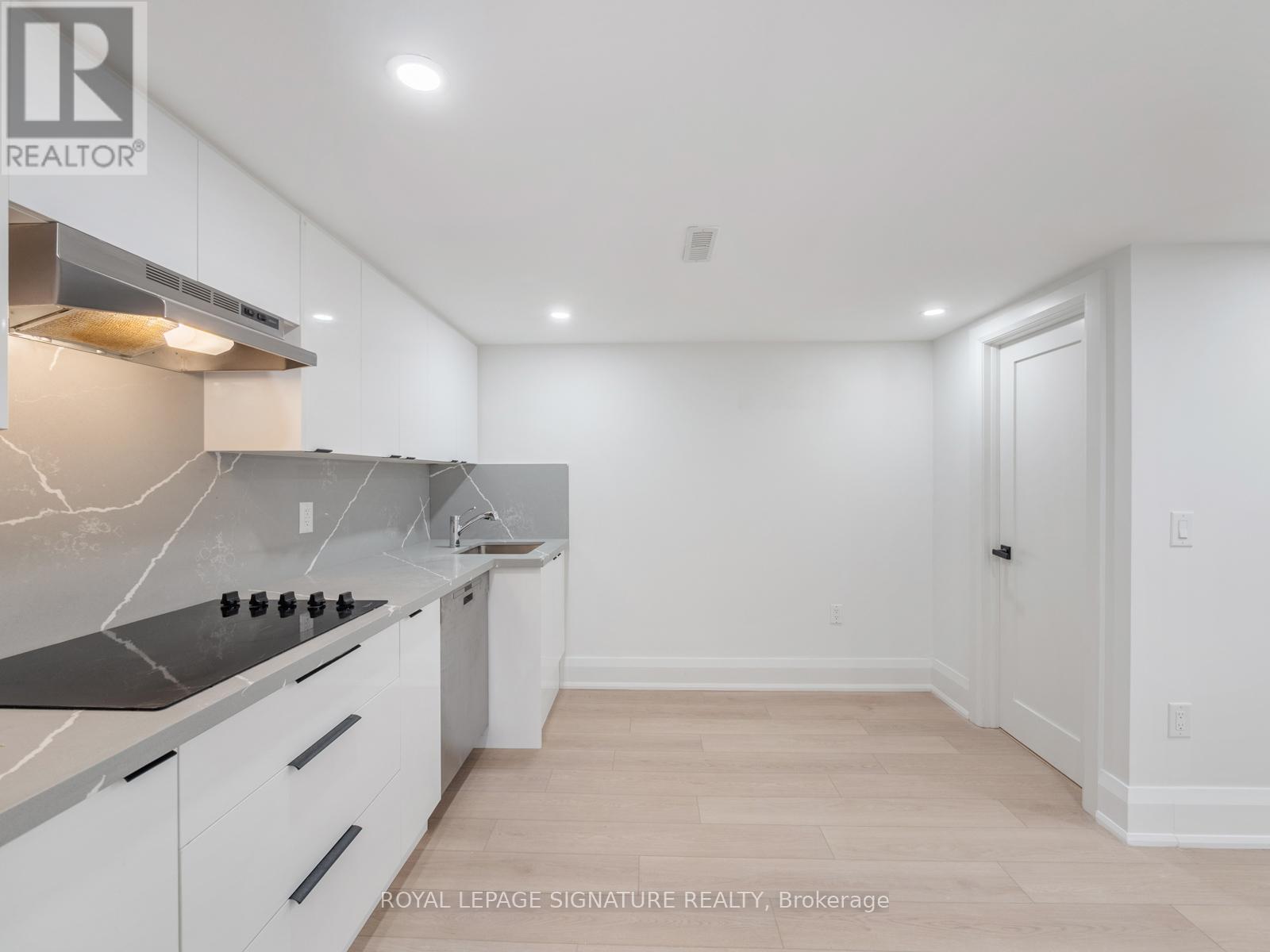 Photo 10 of Lower 202 Perth Avenue, Toronto ON
