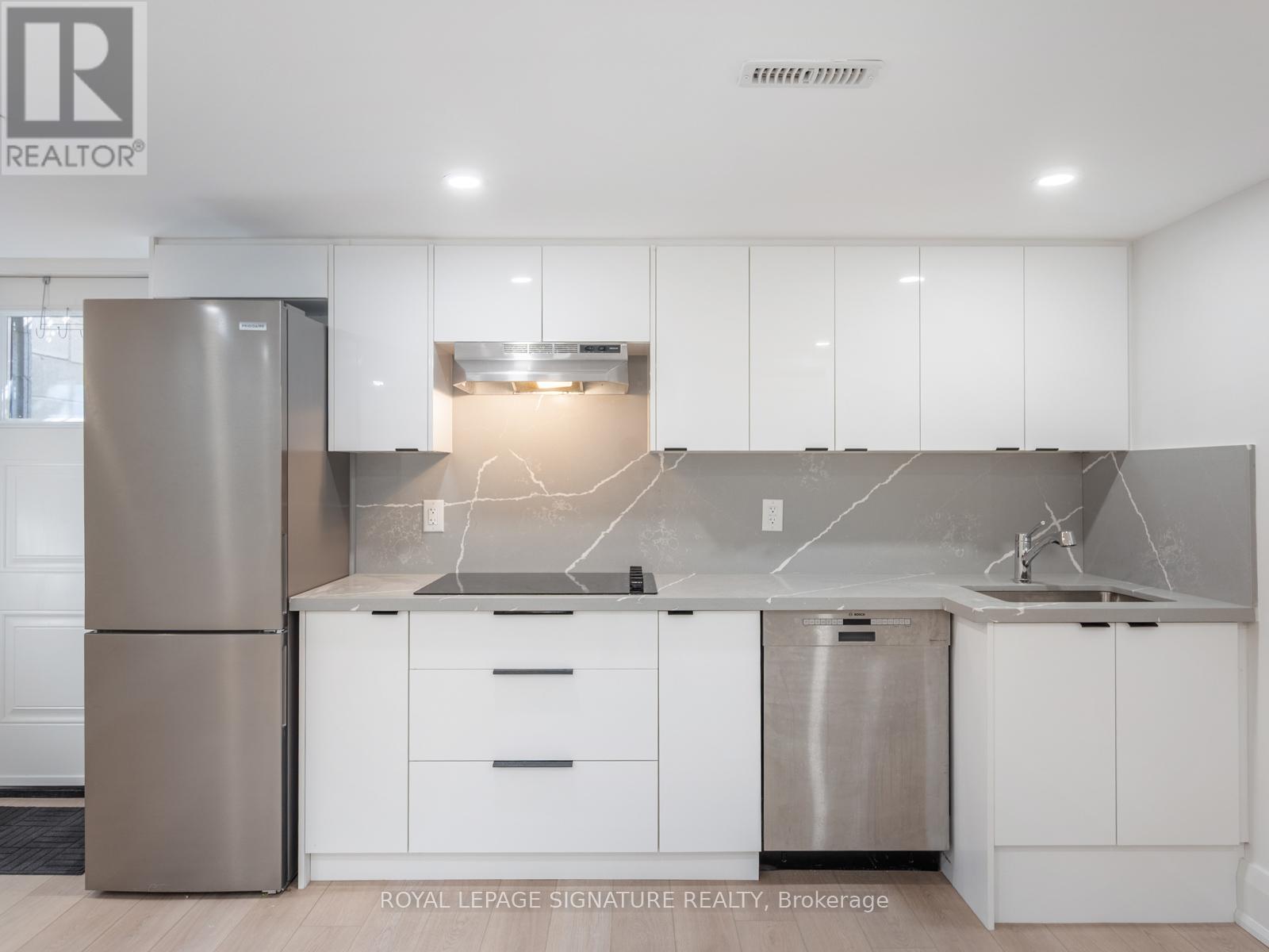 Photo 16 of Lower 202 Perth Avenue, Toronto ON