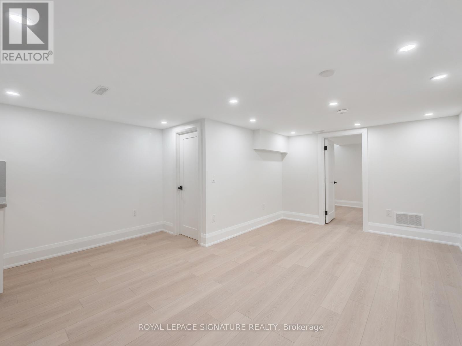 Photo 8 of Lower 202 Perth Avenue, Toronto ON