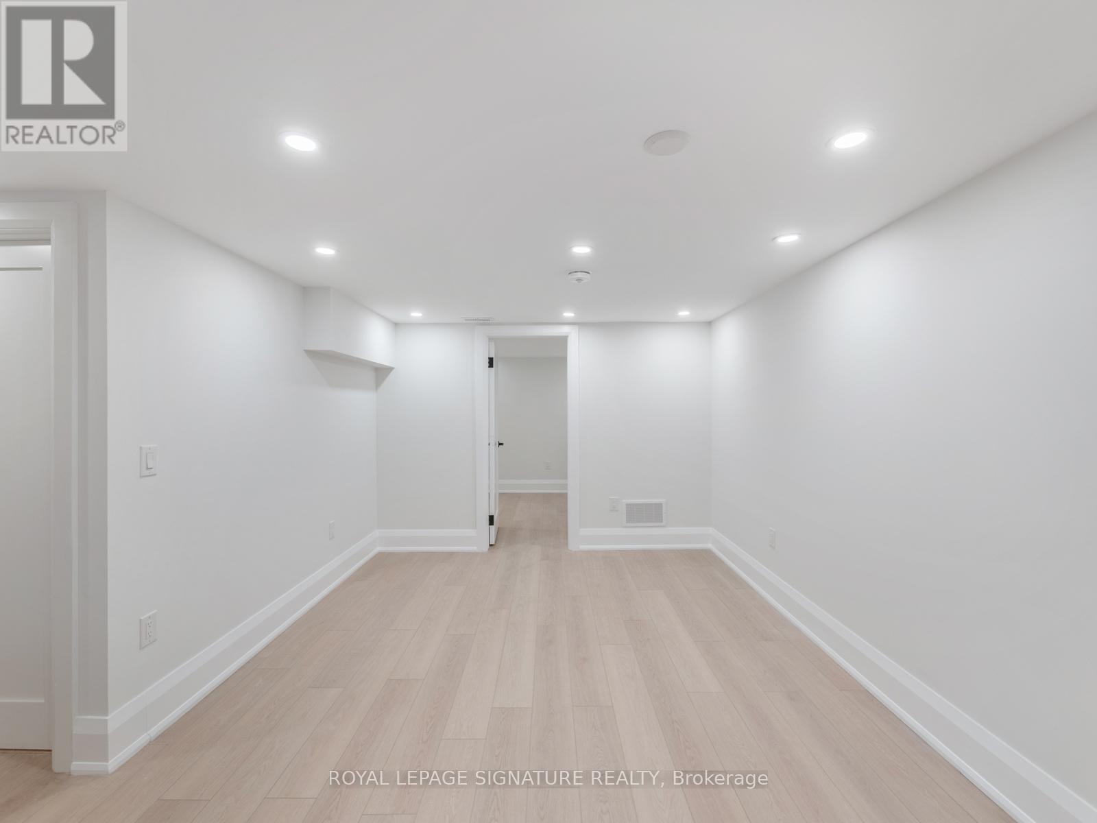 Photo 12 of Lower 202 Perth Avenue, Toronto ON