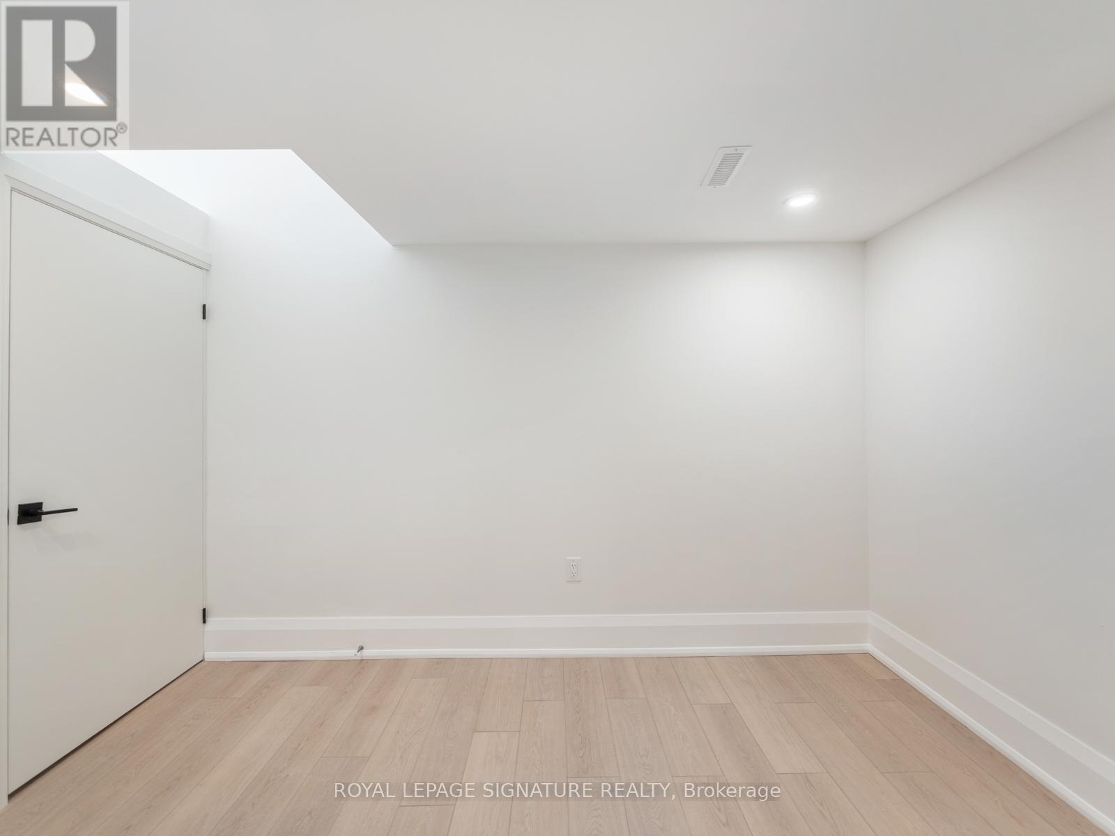 Photo 13 of Lower 202 Perth Avenue, Toronto ON
