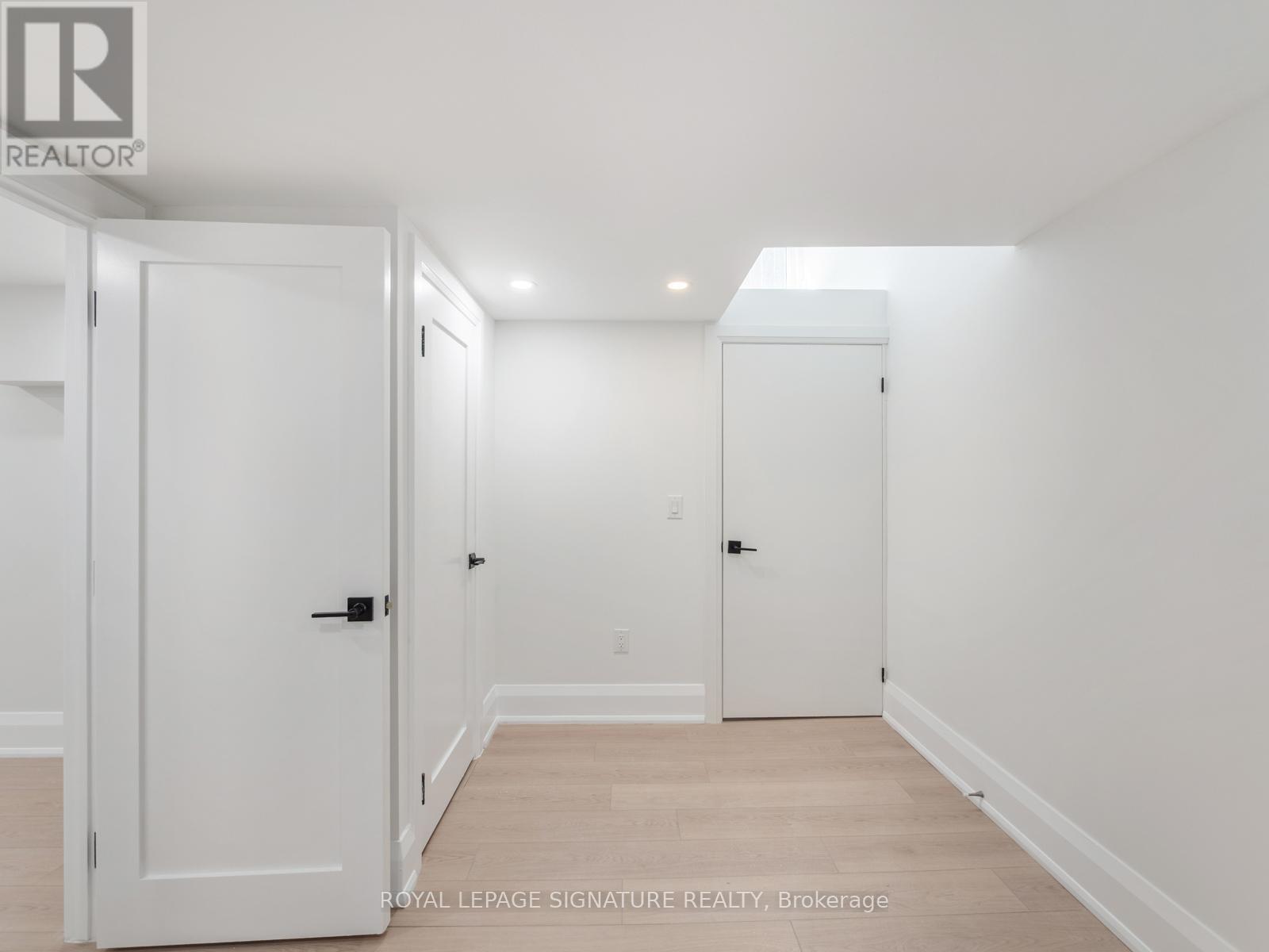 Photo 2 of Lower 202 Perth Avenue, Toronto ON