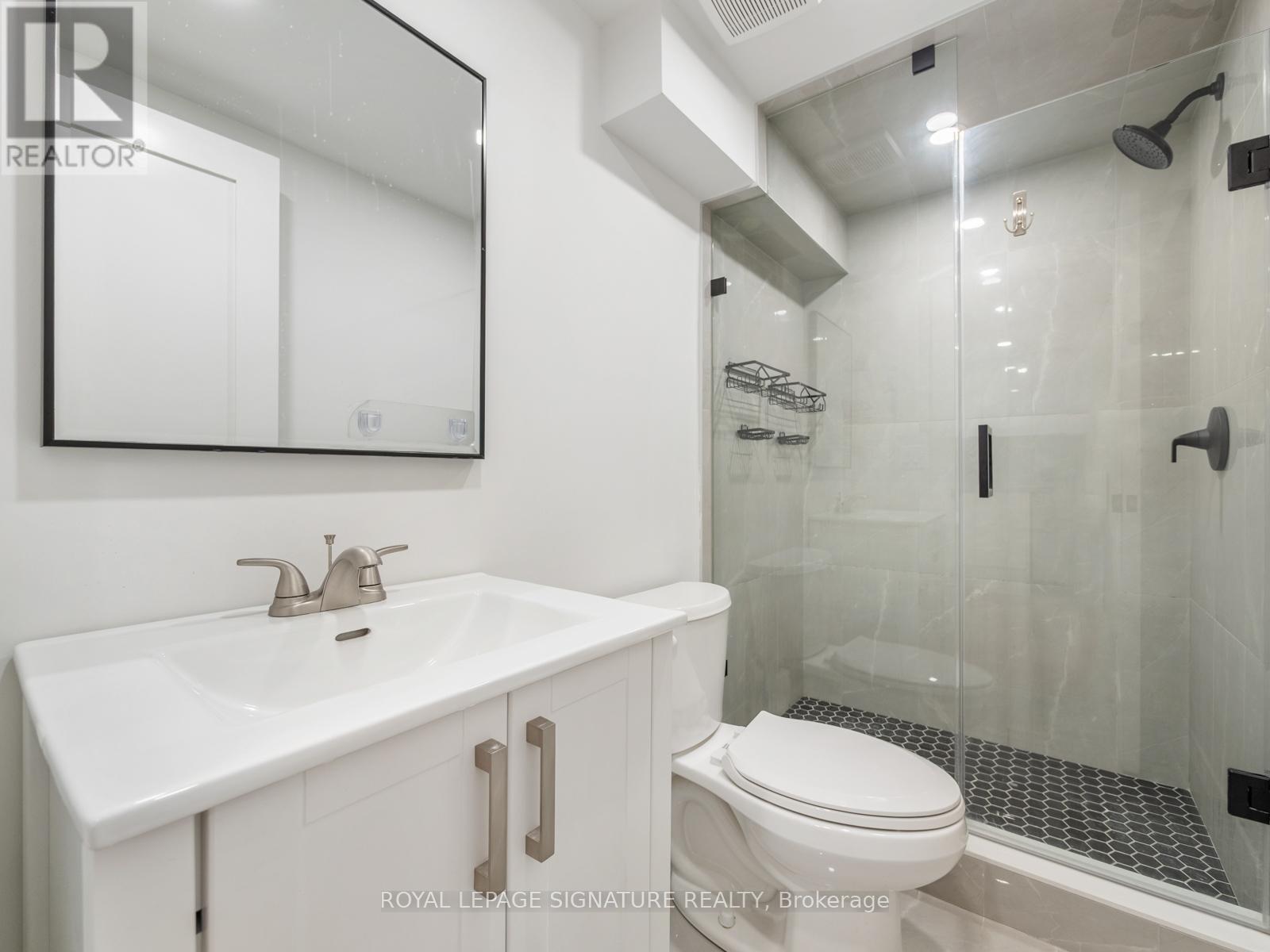 Photo 17 of Lower 202 Perth Avenue, Toronto ON