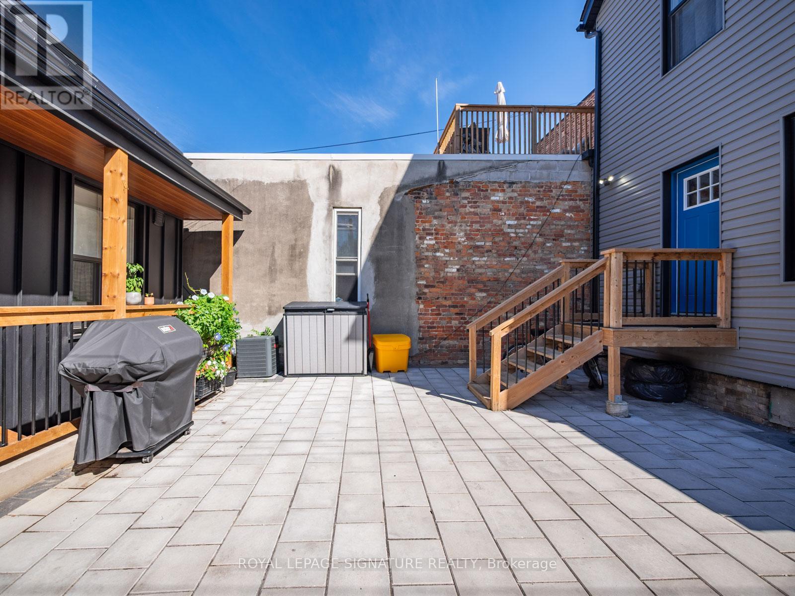 Photo 4 of Lower 202 Perth Avenue, Toronto ON