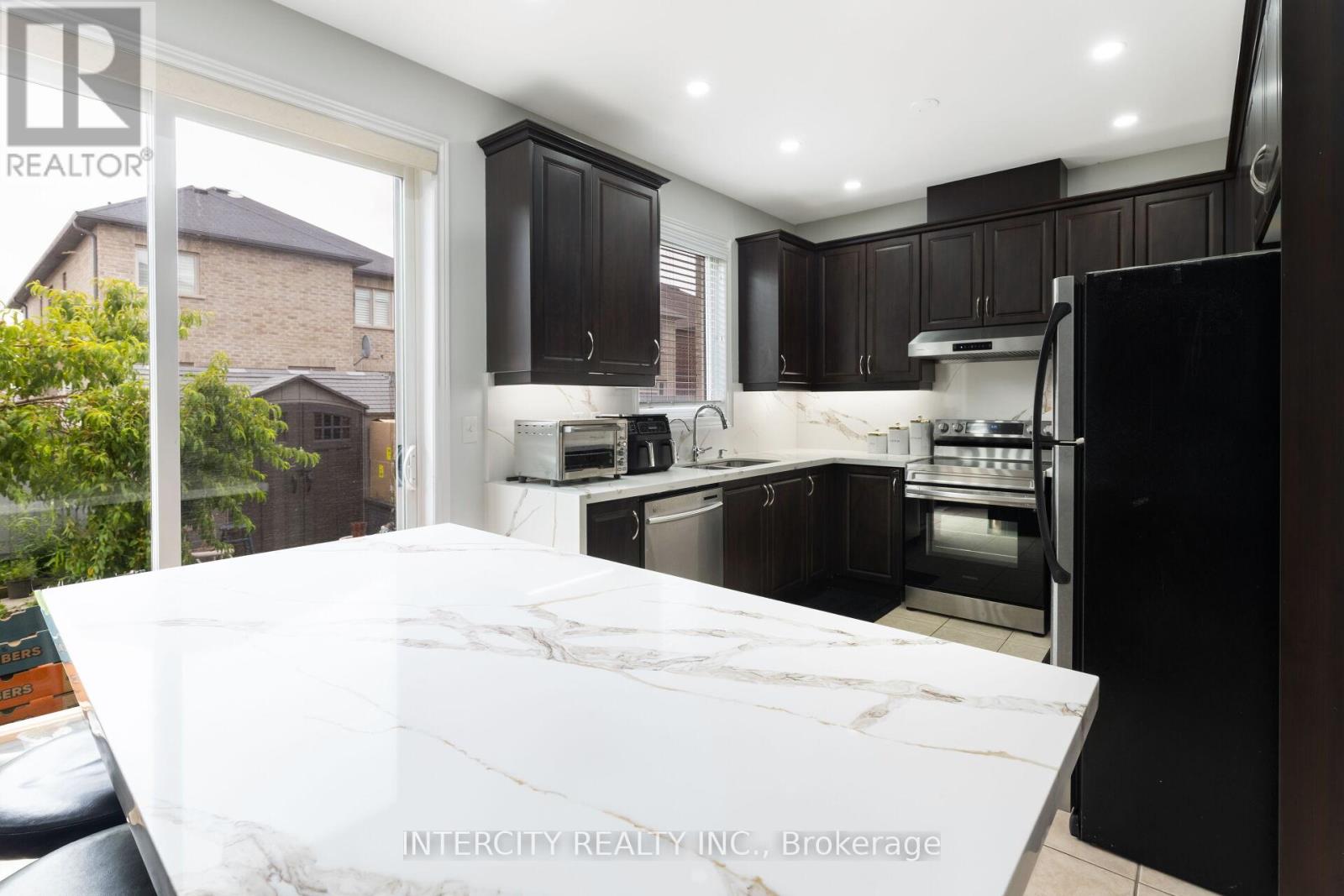 Photo 20 of 20 Vanderpool Crescent, Brampton ON