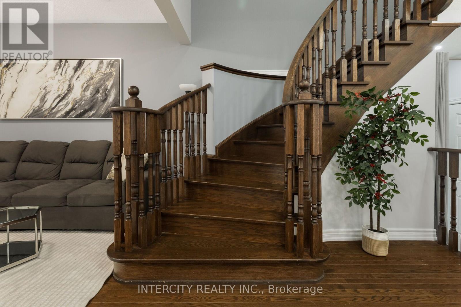 Photo 22 of 20 Vanderpool Crescent, Brampton ON
