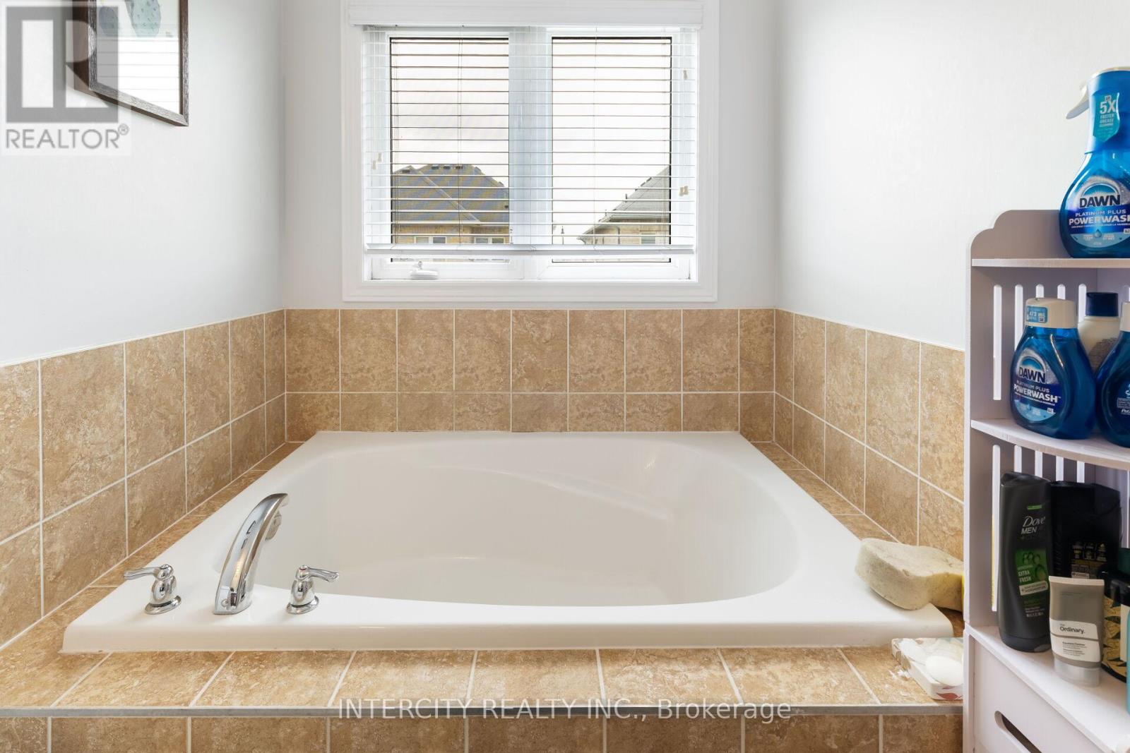 Photo 29 of 20 Vanderpool Crescent, Brampton ON