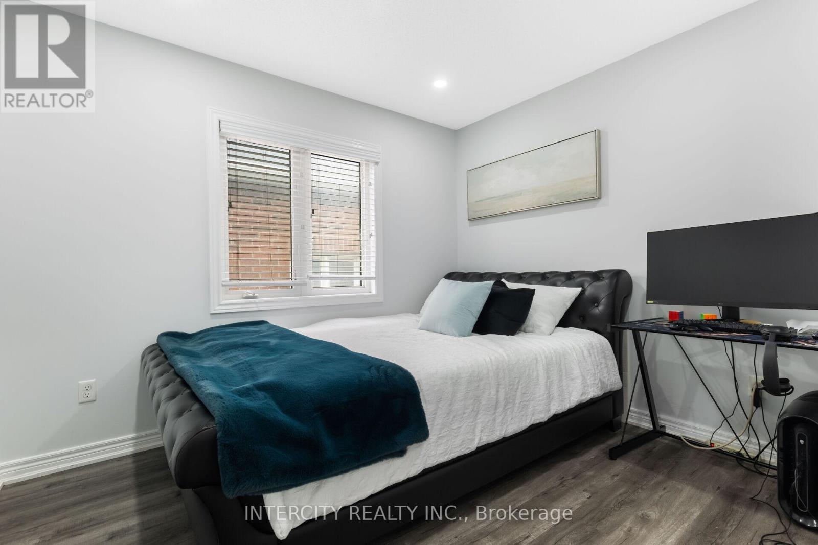 Photo 33 of 20 Vanderpool Crescent, Brampton ON