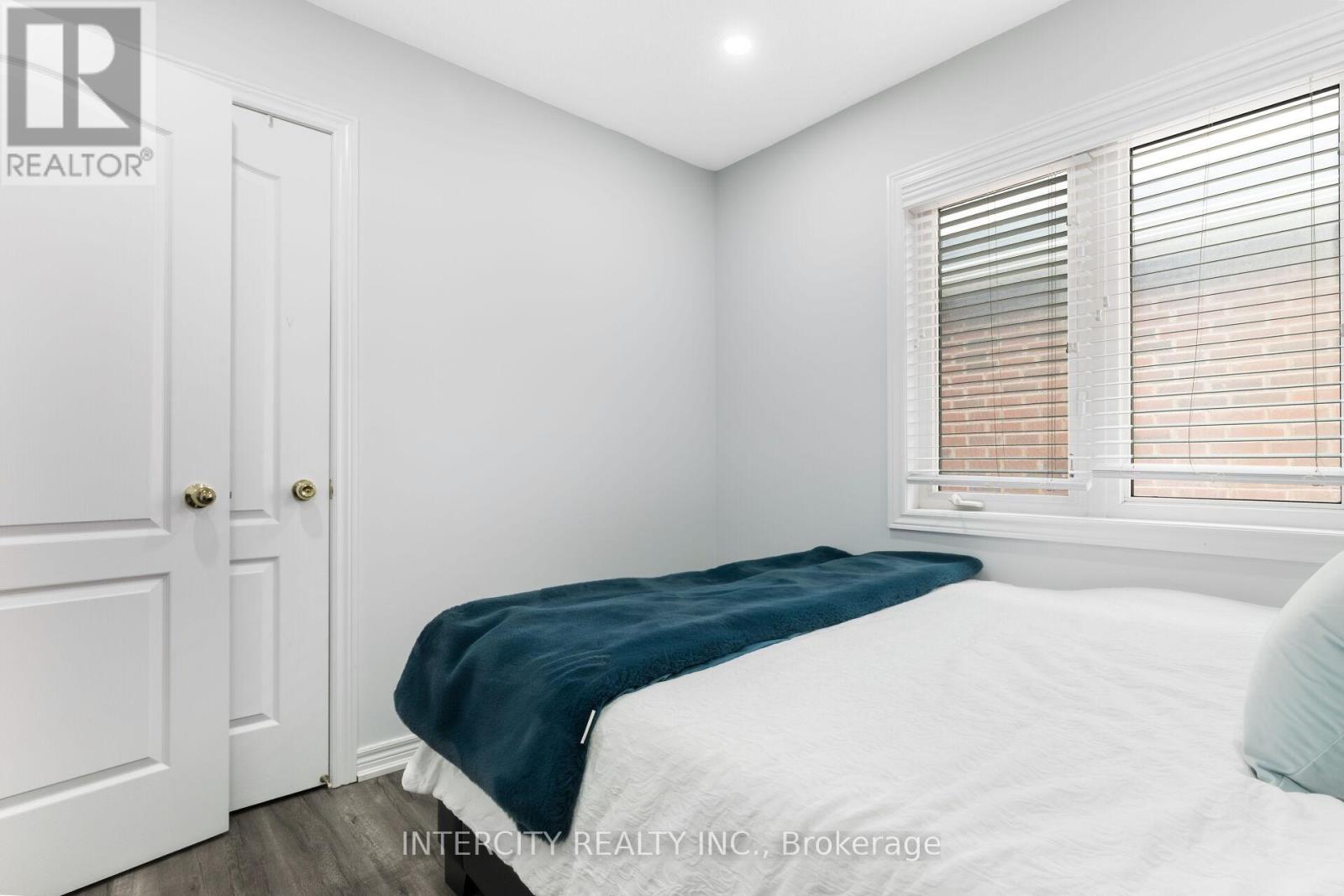 Photo 36 of 20 Vanderpool Crescent, Brampton ON