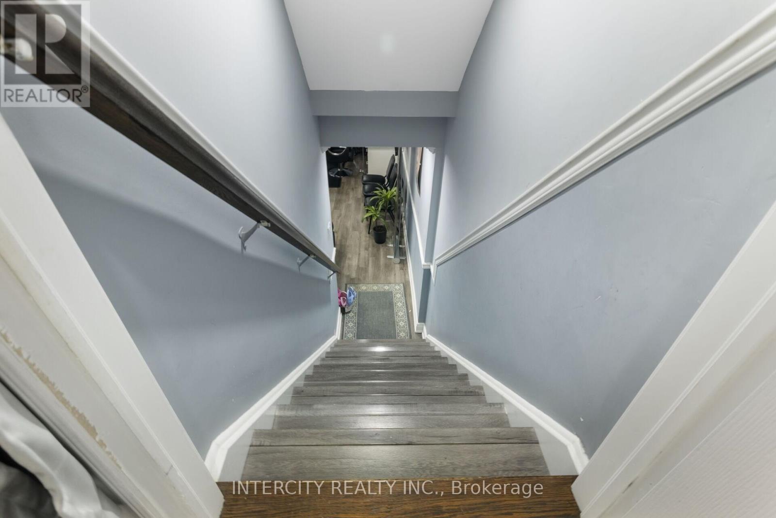 Photo 43 of 20 Vanderpool Crescent, Brampton ON