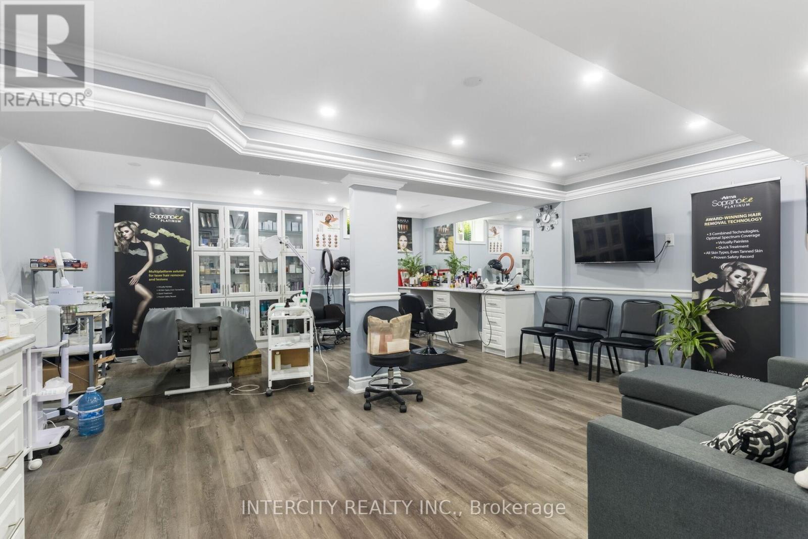 Photo 45 of 20 Vanderpool Crescent, Brampton ON