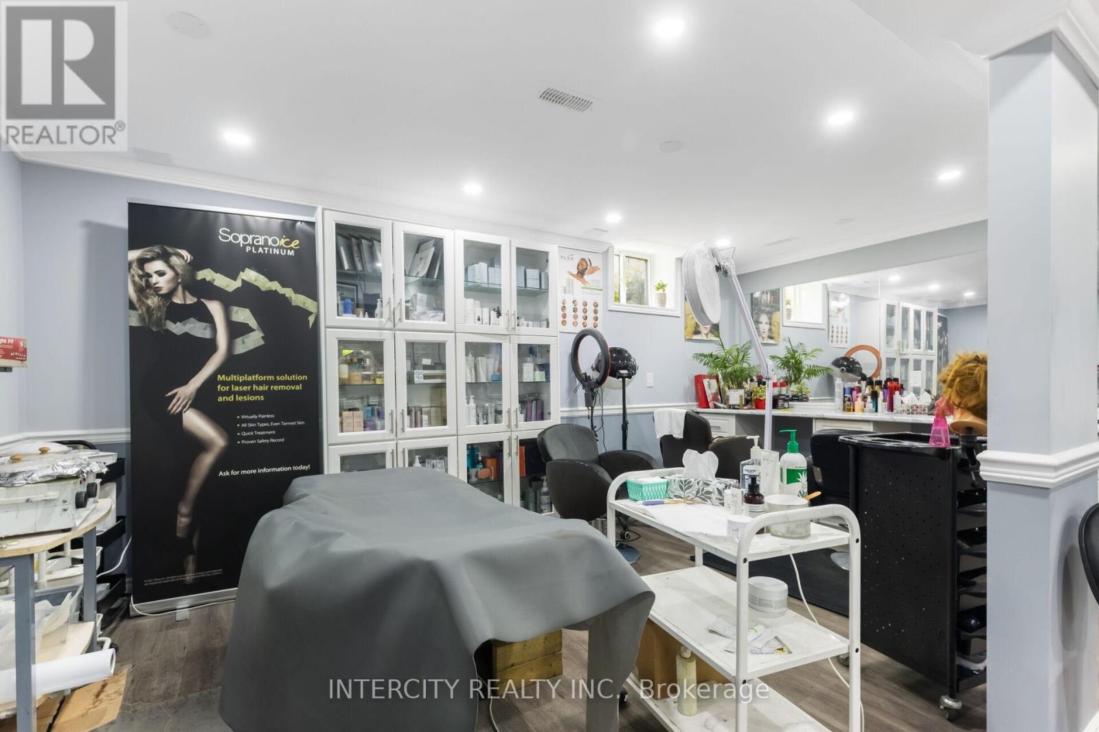 Photo 46 of 20 Vanderpool Crescent, Brampton ON