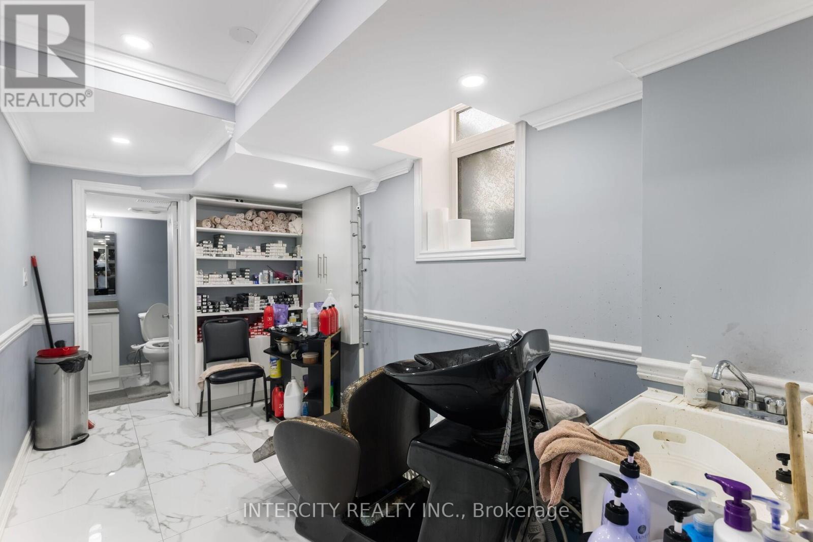 Photo 47 of 20 Vanderpool Crescent, Brampton ON