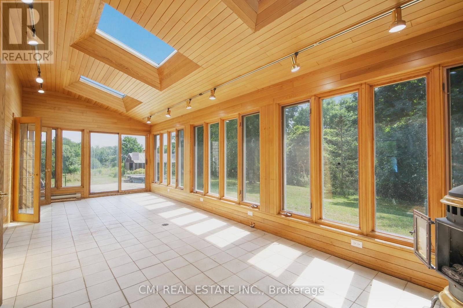 Photo 7 of 4143 Cedar Springs Road, Burlington ON