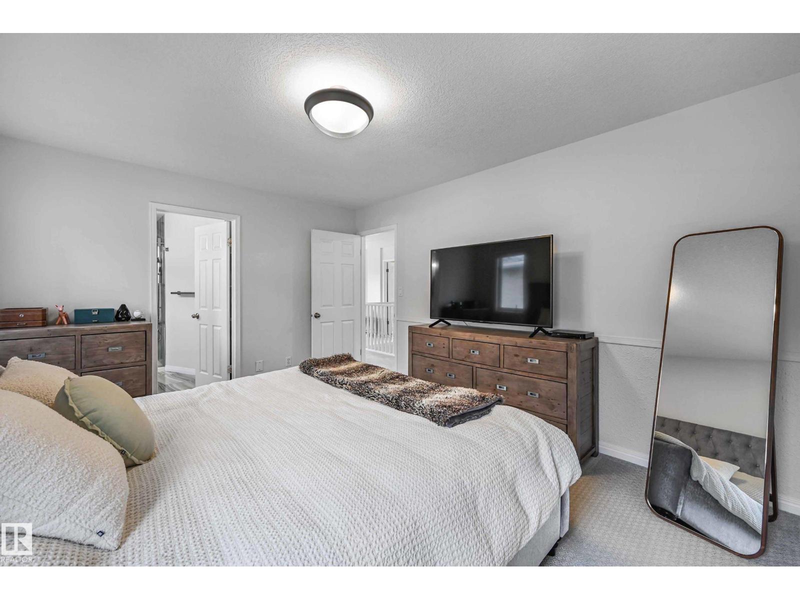 Photo 32 of 131 Ormsby Rd W Nw, Edmonton AB