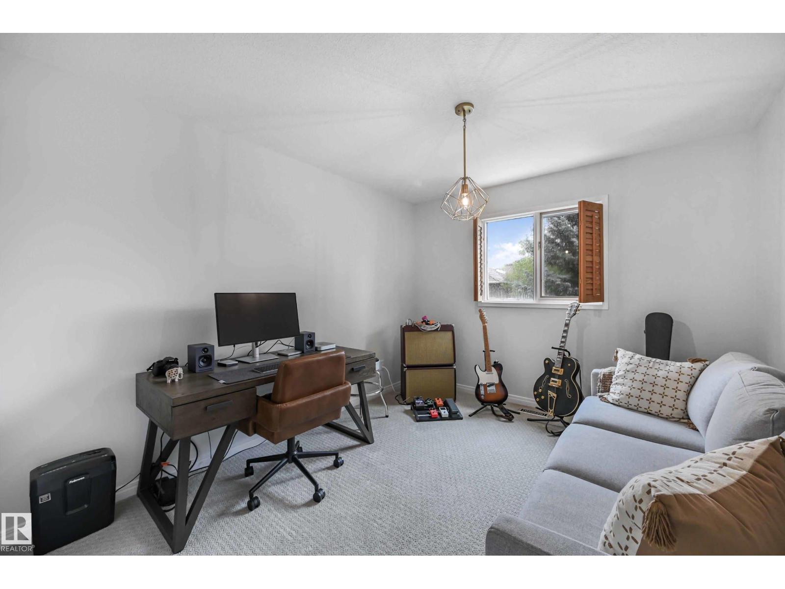 Photo 39 of 131 Ormsby Rd W Nw, Edmonton AB