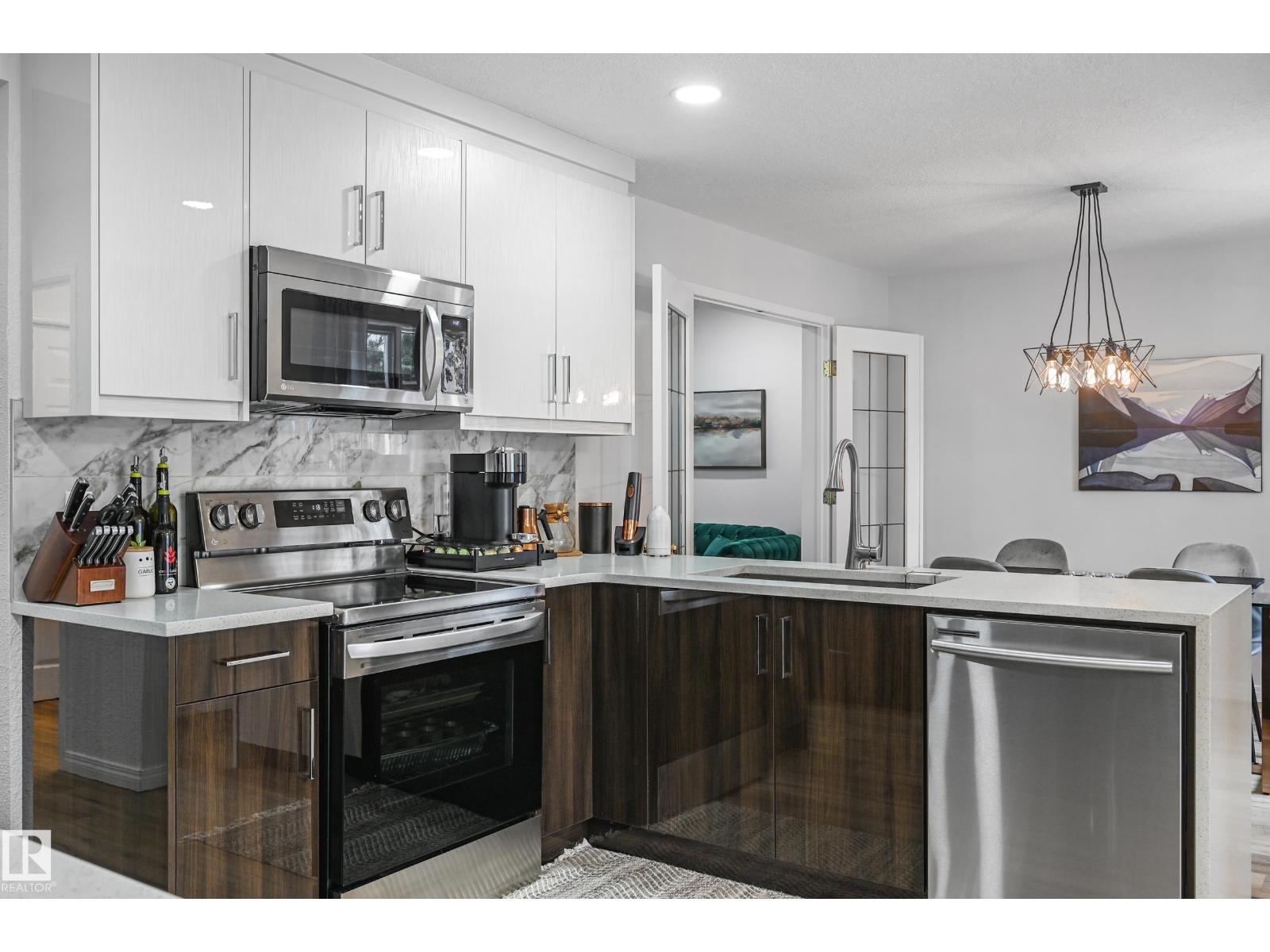 Photo 15 of 131 Ormsby Rd W Nw, Edmonton AB