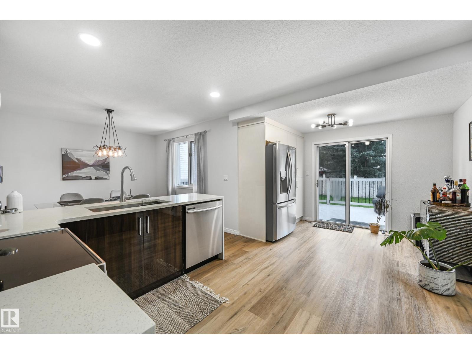 Photo 21 of 131 Ormsby Rd W Nw, Edmonton AB