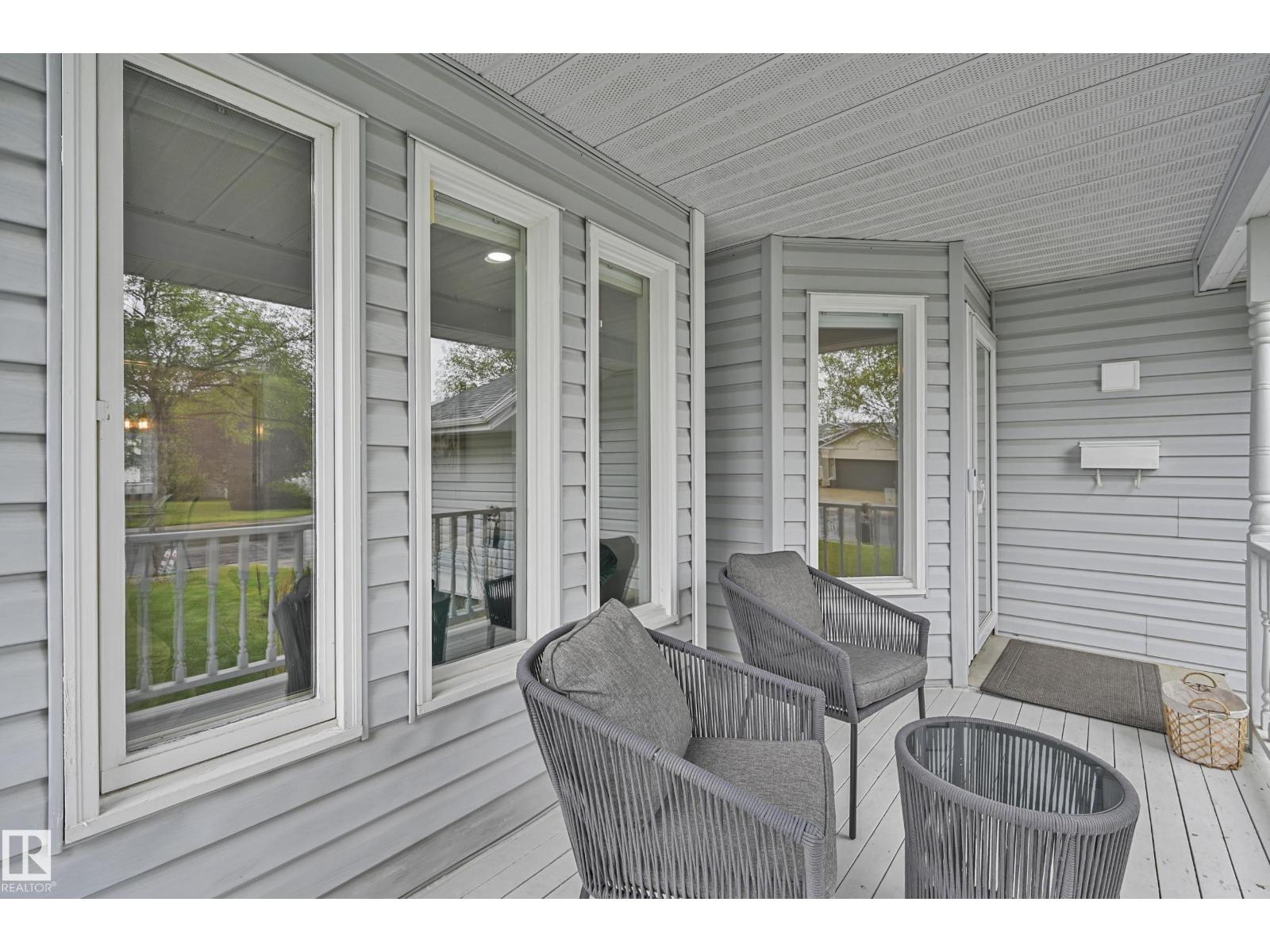 Photo 6 of 131 Ormsby Rd W Nw, Edmonton AB