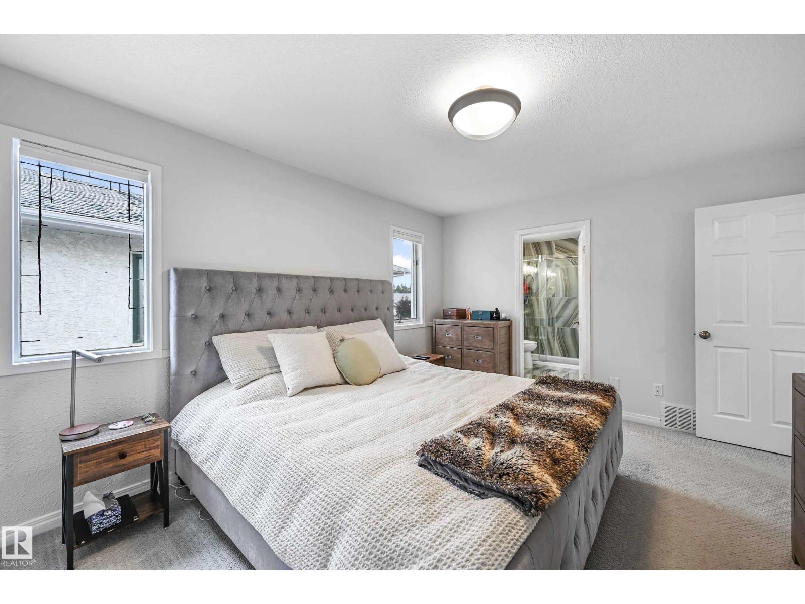 Photo 33 of 131 Ormsby Rd W Nw, Edmonton AB