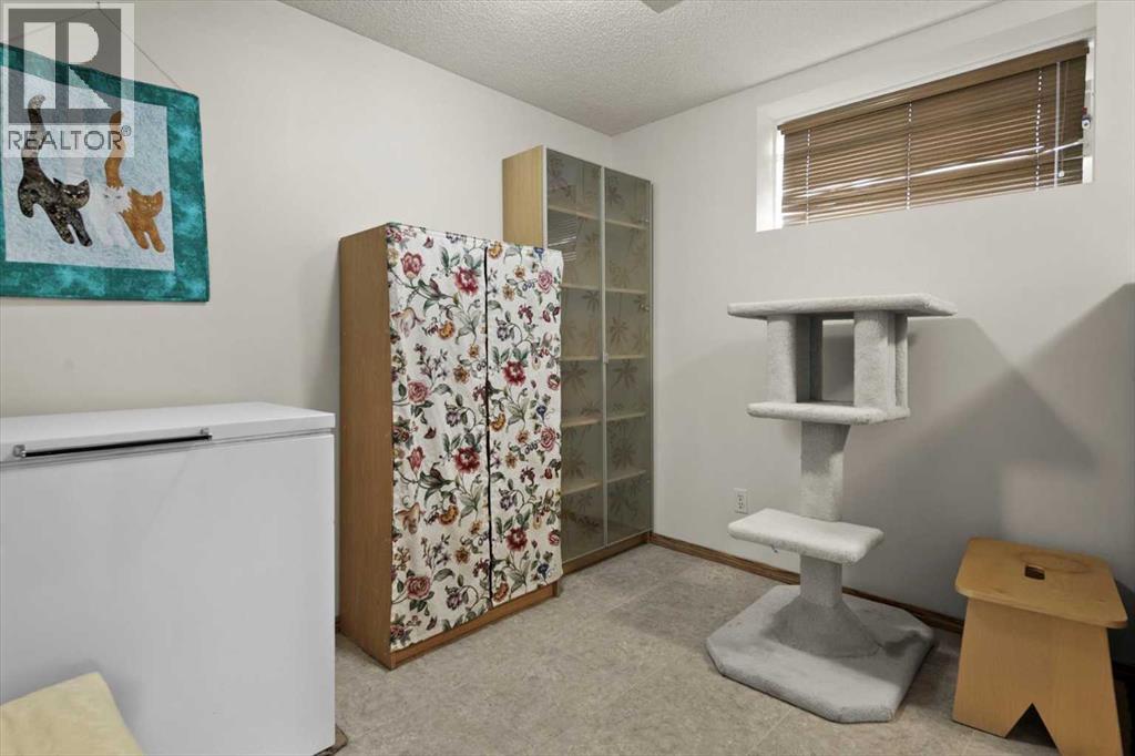 Single Family House for Sale in  Hidden Spring Place NW Hidden Valley Calgary 