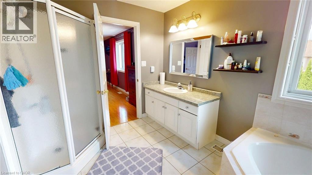 Photo 15 of 51 Highgate Road, Kitchener ON