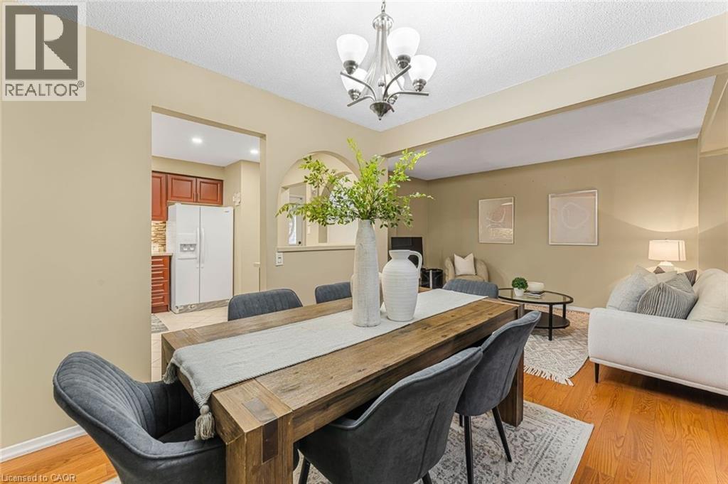 Photo 11 of 7242 Corrine Crescent, Mississauga ON
