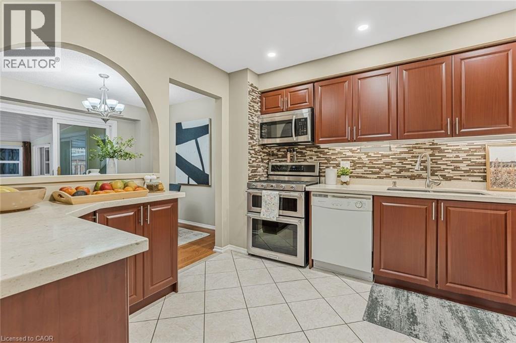 Photo 7 of 7242 Corrine Crescent, Mississauga ON