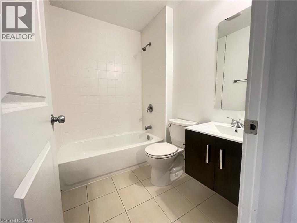 Photo 10 of 400 Alberta Street, Welland ON