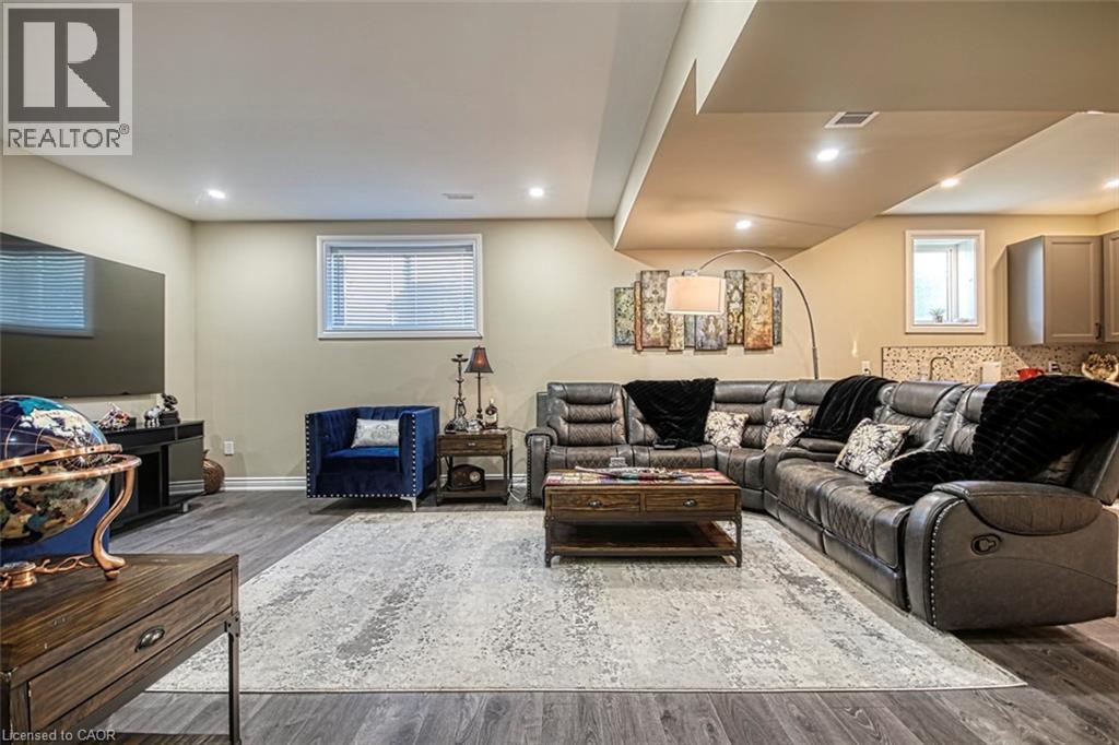 Photo 31 of 5499 Attema Crescent, St Anns ON