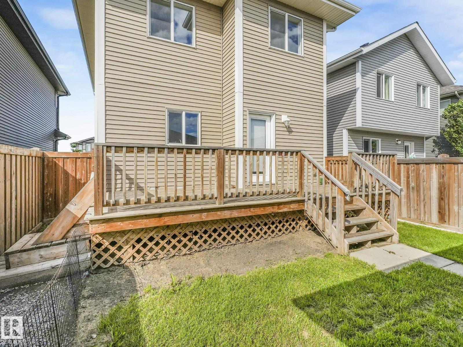 Photo 9 of 22223 89 Av Nw Nw, Edmonton AB