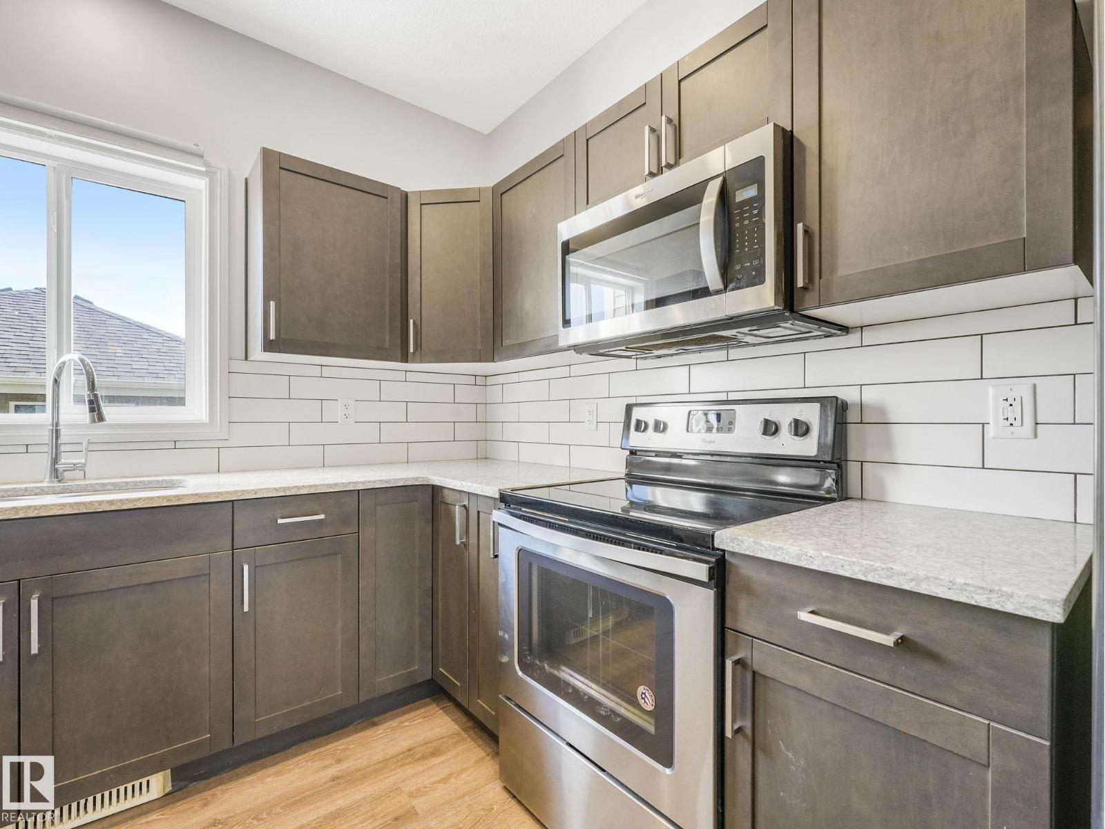 Photo 18 of 22223 89 Av Nw Nw, Edmonton AB