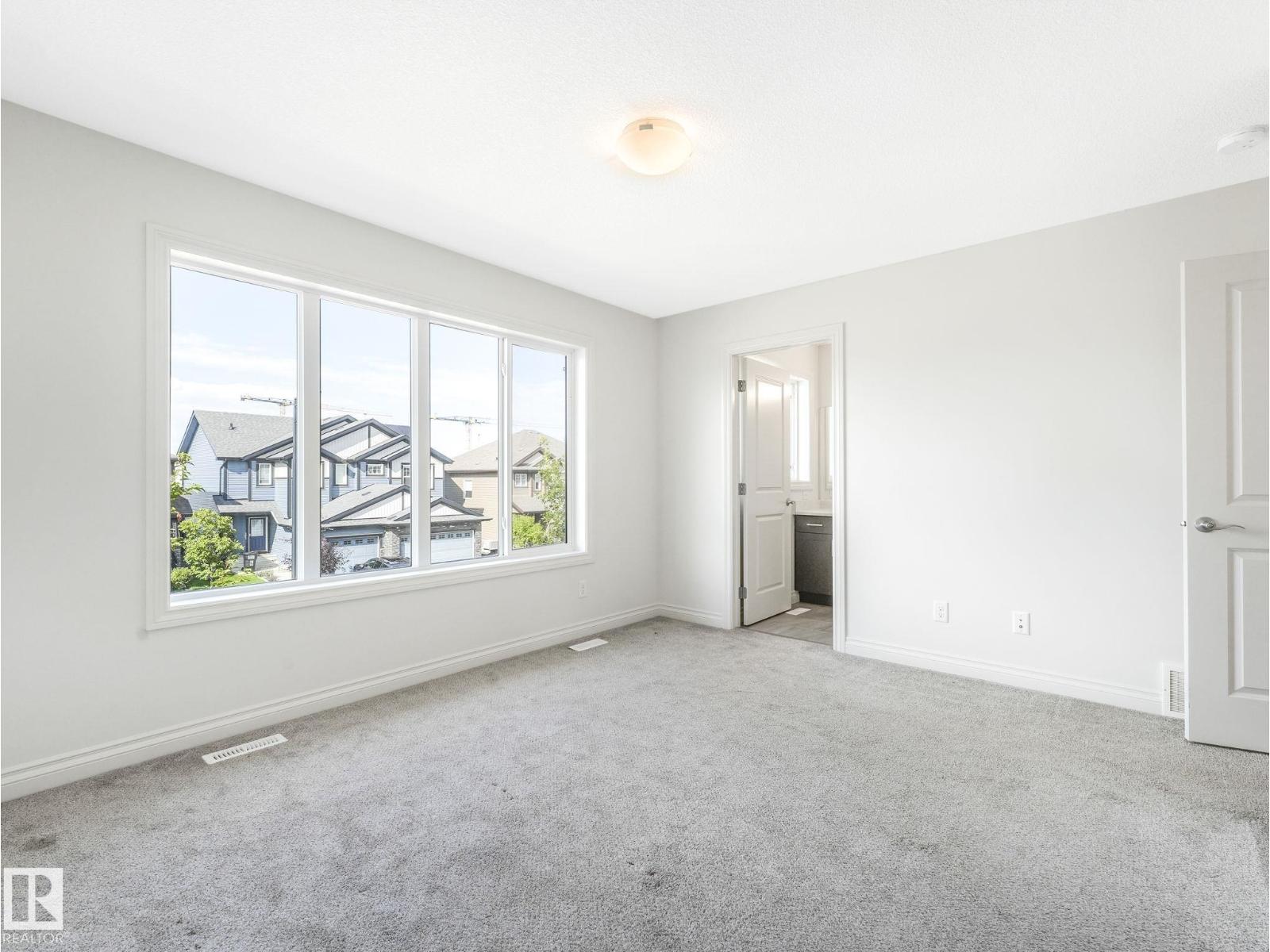 Photo 19 of 22223 89 Av Nw Nw, Edmonton AB