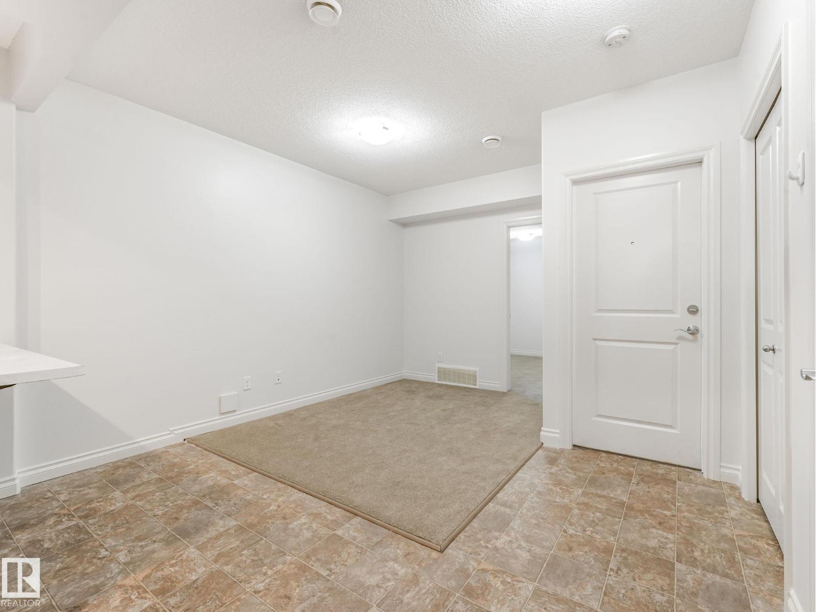 Photo 30 of 22223 89 Av Nw Nw, Edmonton AB