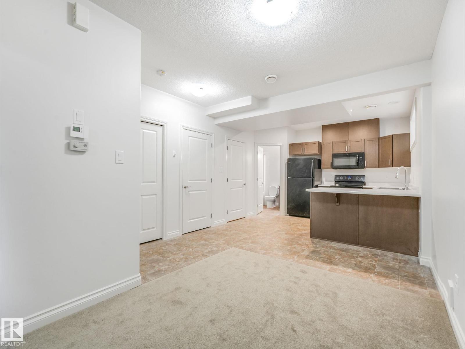 Photo 16 of 22223 89 Av Nw Nw, Edmonton AB