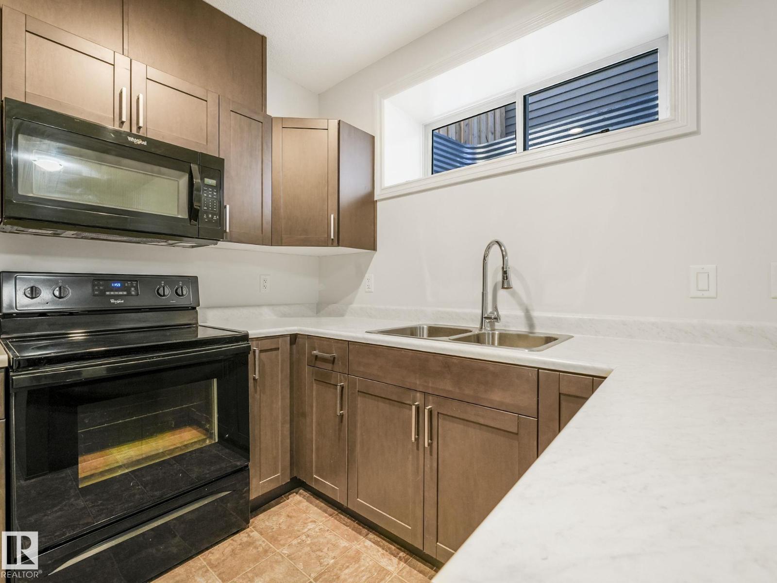 Photo 42 of 22223 89 Av Nw Nw, Edmonton AB