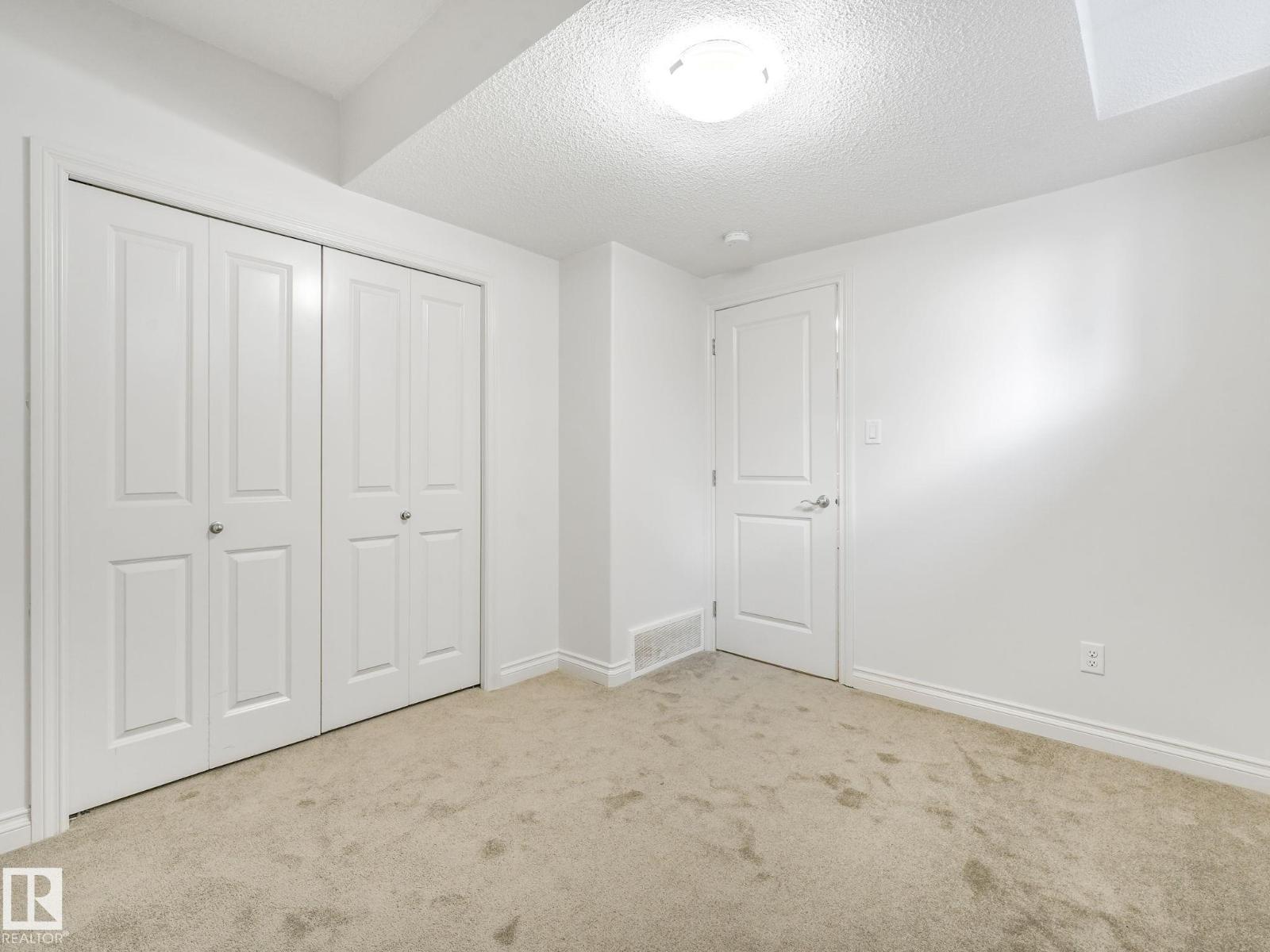Photo 32 of 22223 89 Av Nw Nw, Edmonton AB