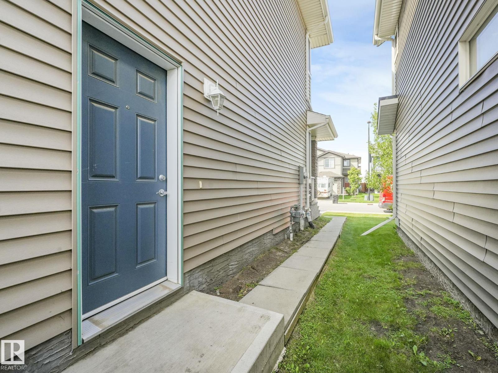 Photo 17 of 22223 89 Av Nw Nw, Edmonton AB
