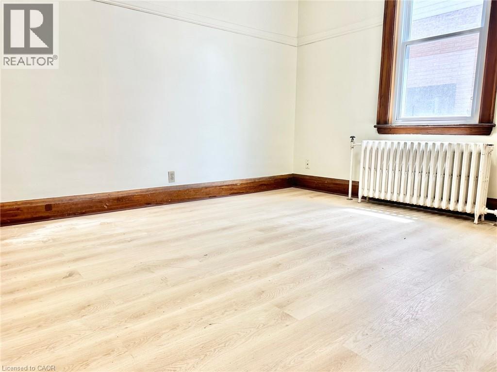 Photo 14 of 215 Rosewood Road, Hamilton ON